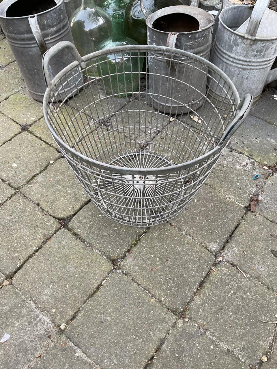 Brocante decoratie schuurverkoop in Waarde