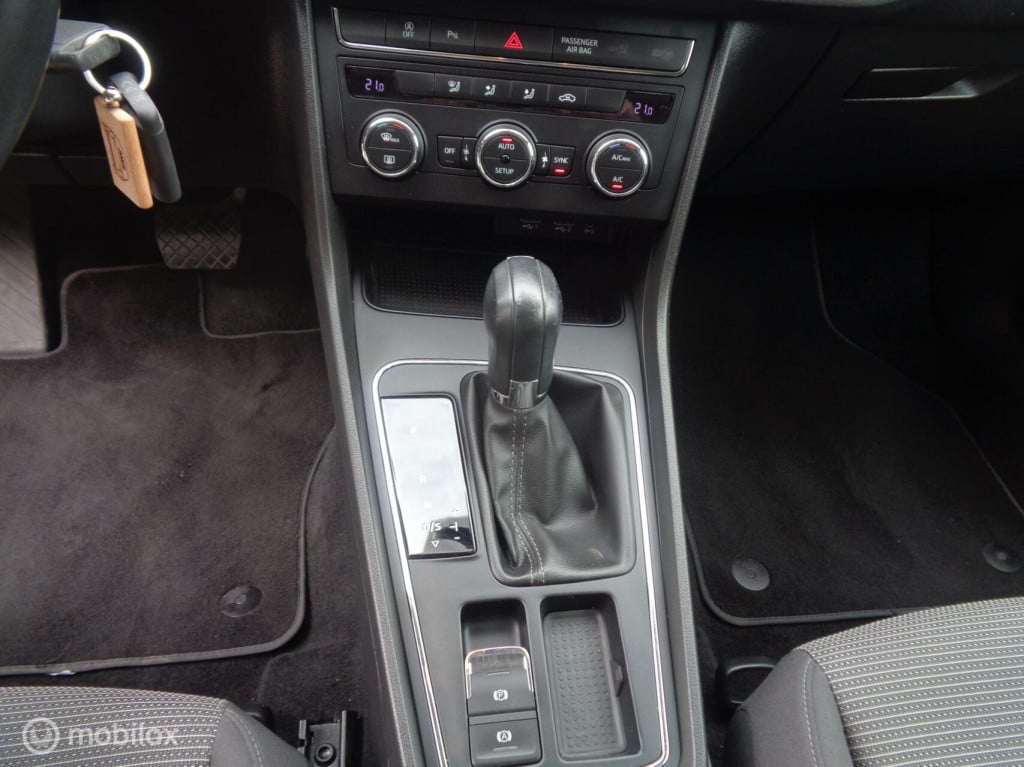 Seat Leon Sportstourer st 1.0 ecotsi style business/airco/led/pdc/automaat 