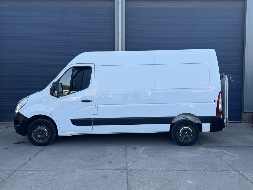 Renault Master t35 2.3 dci l2h2 laadklep / airco / cruise controle / n.a.p 