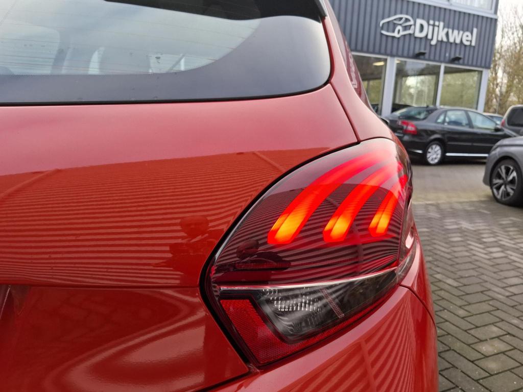 Peugeot 208 110 allure automaat eat6 nav/clima/lmv