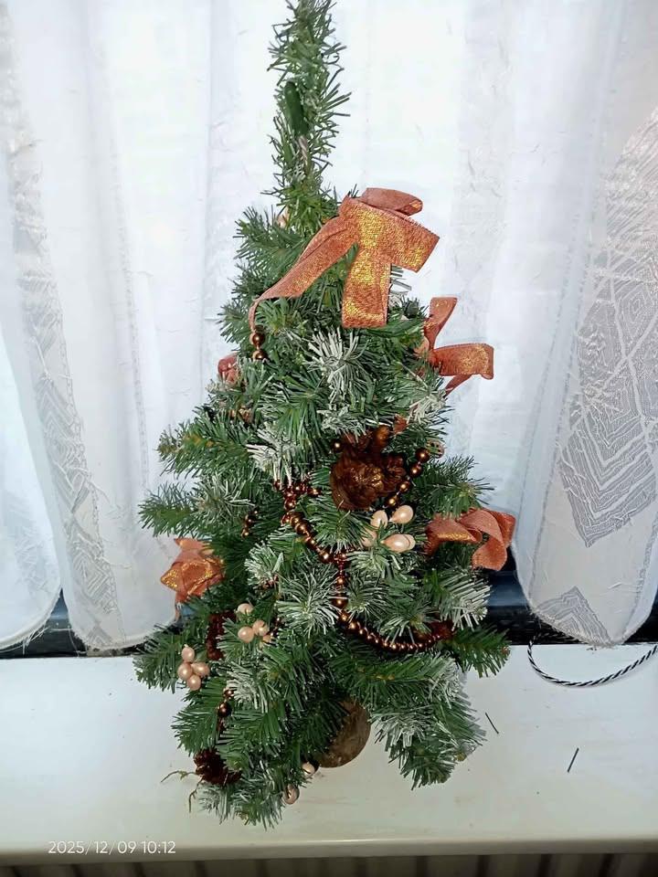 3 kleine kunst kerstbomen