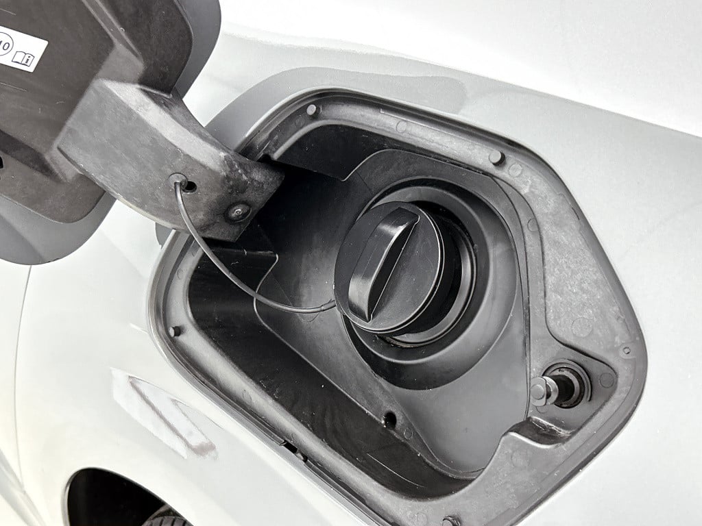 Peugeot 208 hybrid 100 e-dcs6 allure | automaat | | keyless | camera achter