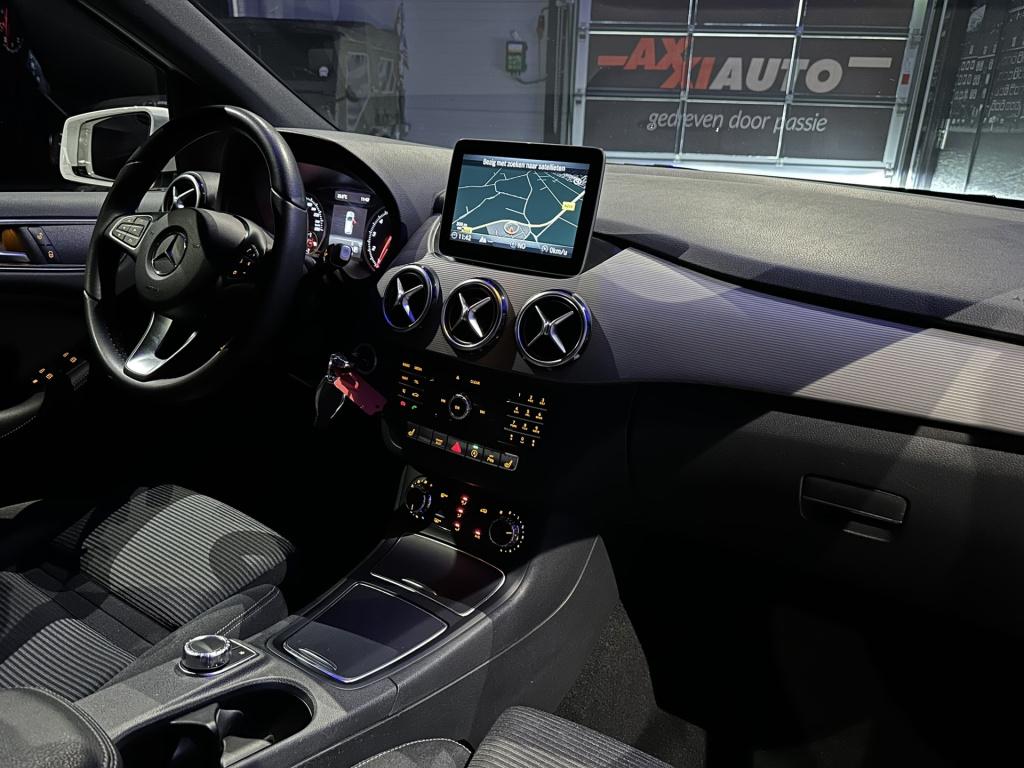 Mercedes-Benz B-Klasse 180 *nl-auto*camera*trekhaak*led*navi*
