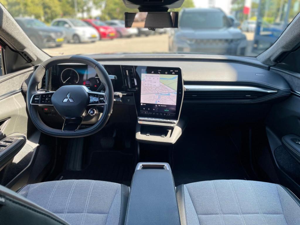 Mitsubishi Eclipse Cross intense+ 87 kwh