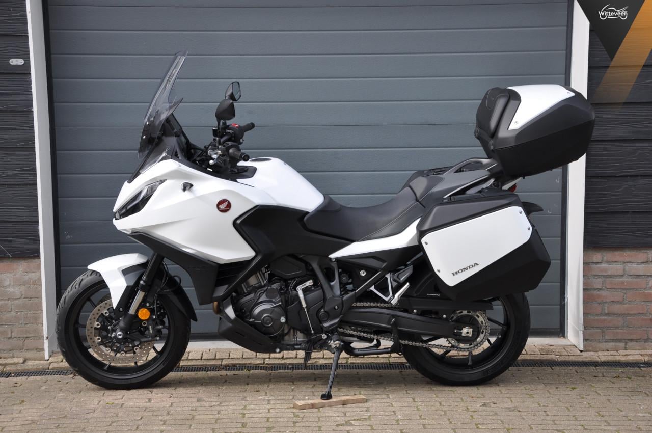 Honda NT1100 zeer compleer 13300 kms BTW motor