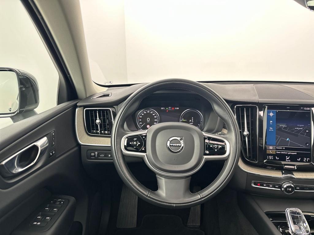 Volvo XC60 t6 340pk recharge r-design| trekhaak| pano| camera| adap.cruise