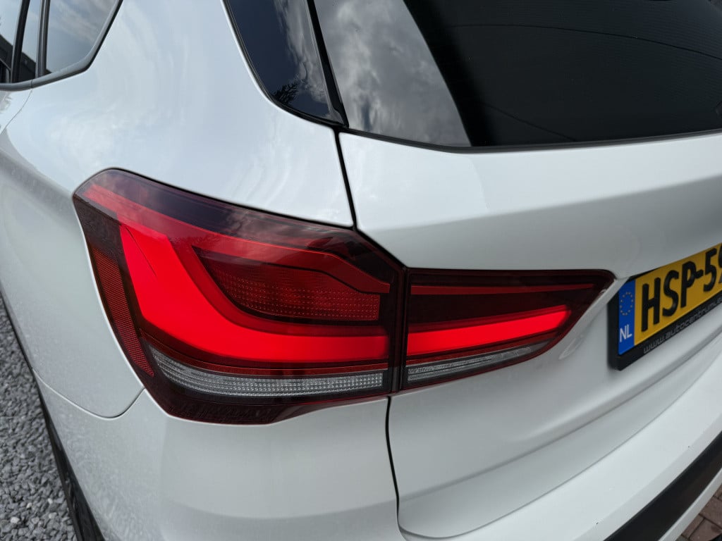 BMW X1 s-drive18i 140pk high executive