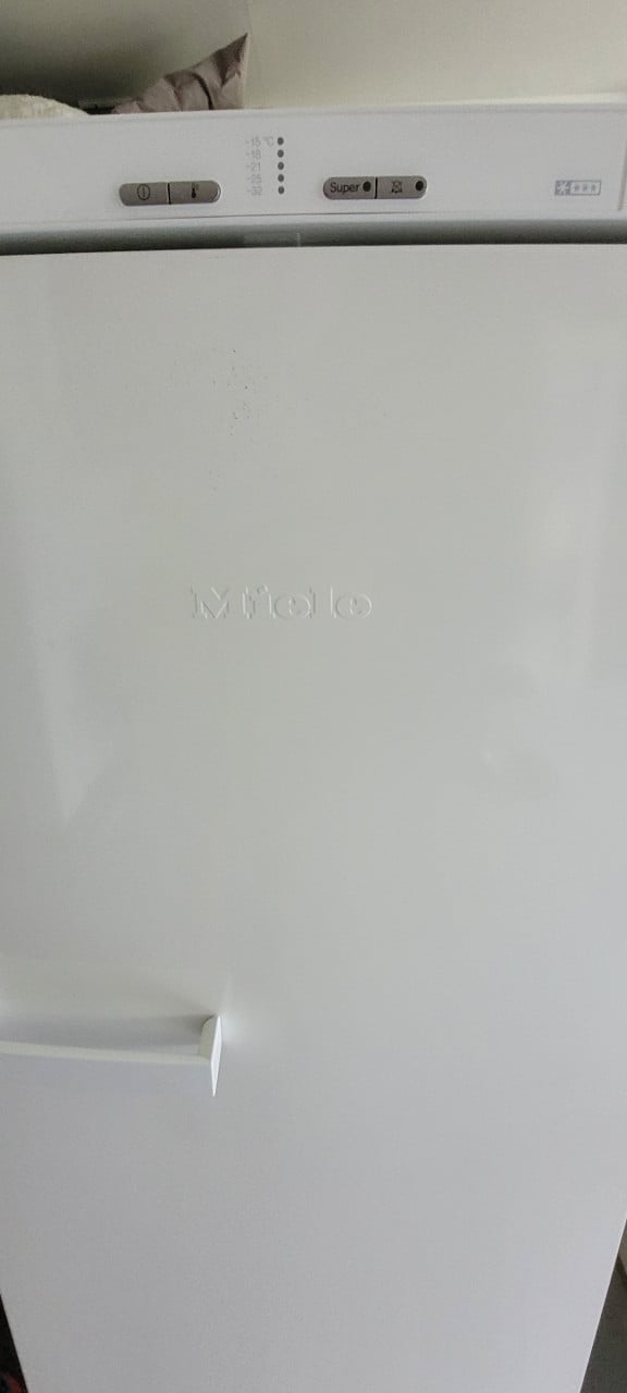 Miele vriezer 145 hoog
