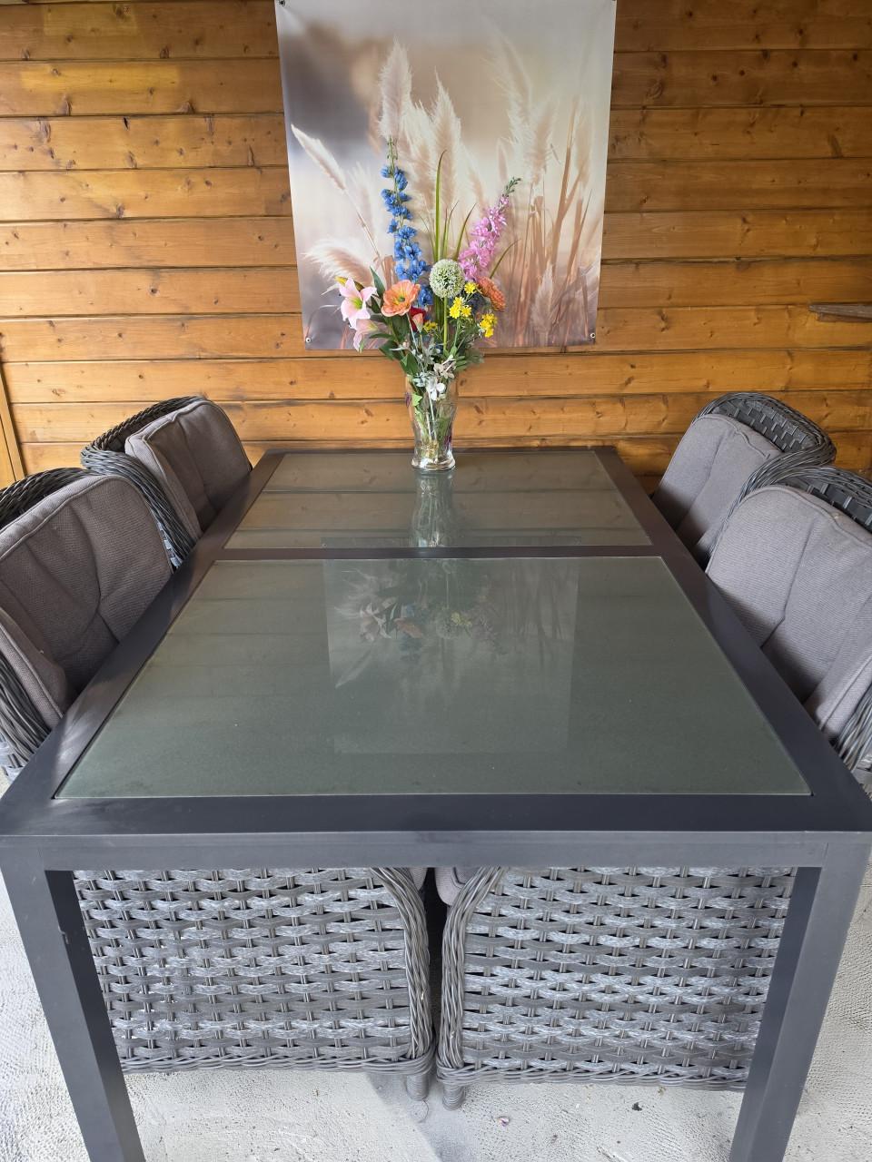 Loungebank en loungeset te koop! prijzen per set in beschrijving