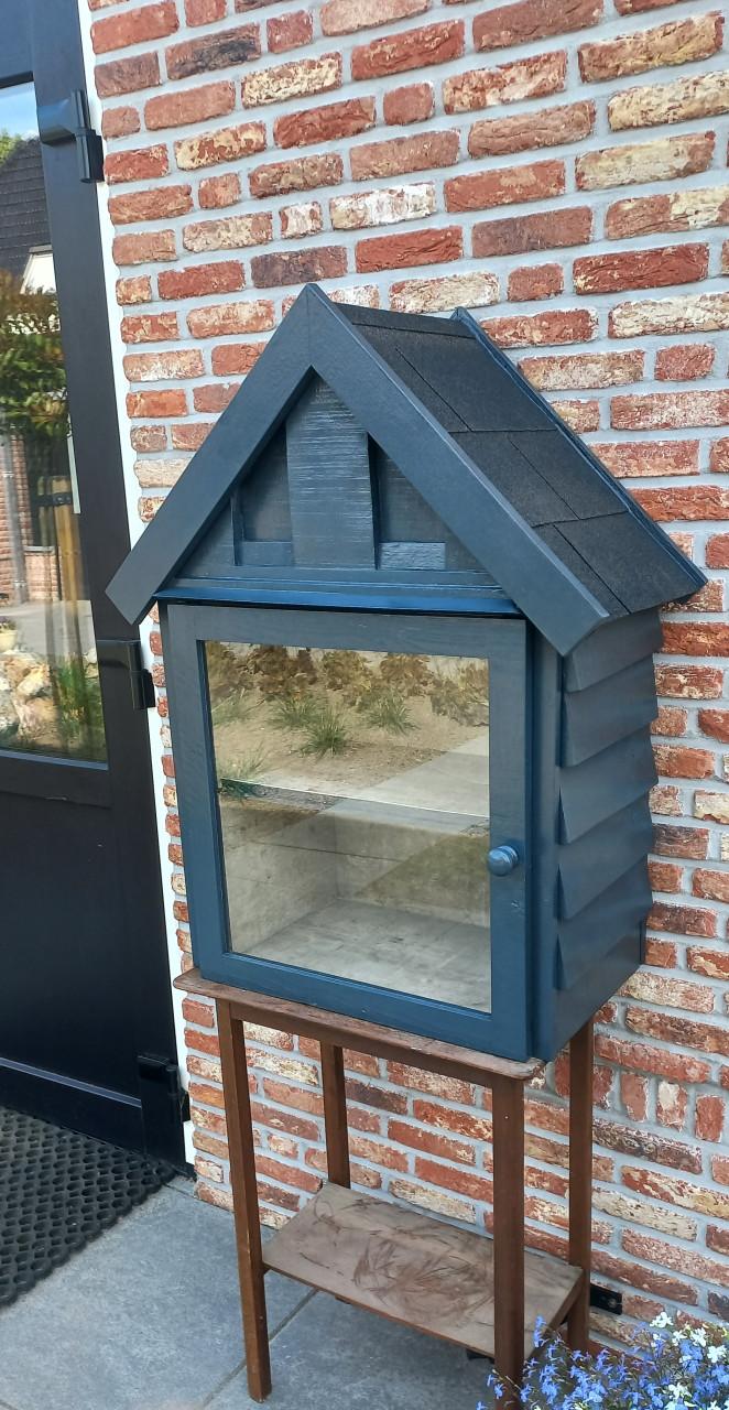 Nieuwe verkoopkast - boekenkast - weggeefkast