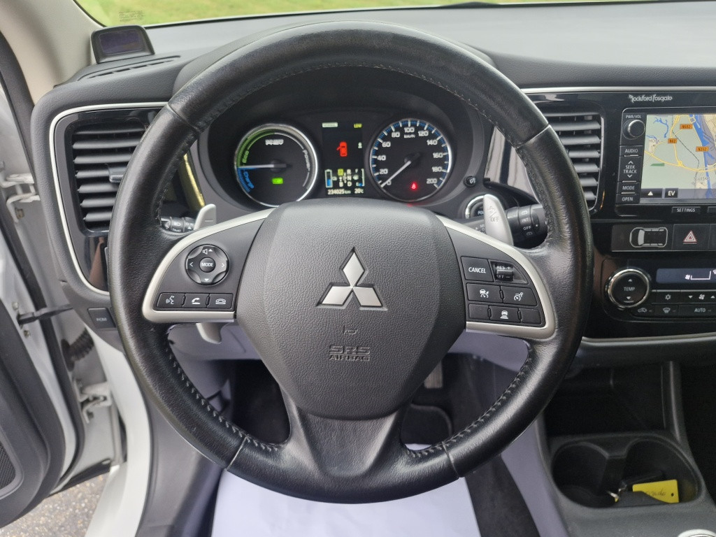 Mitsubishi Outlander 2.0 phev instyle+