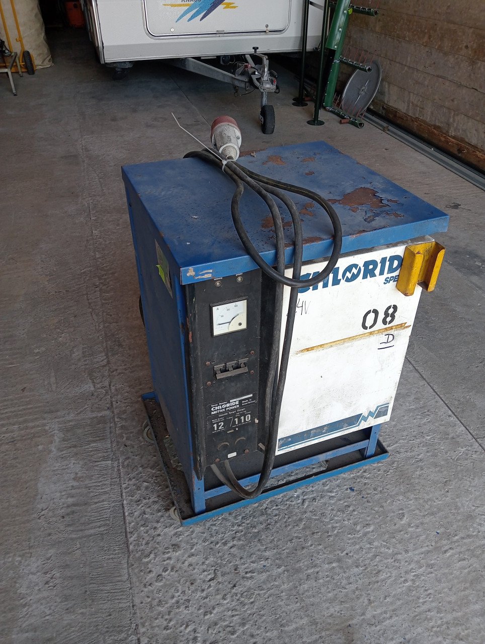 Acculader heftruck