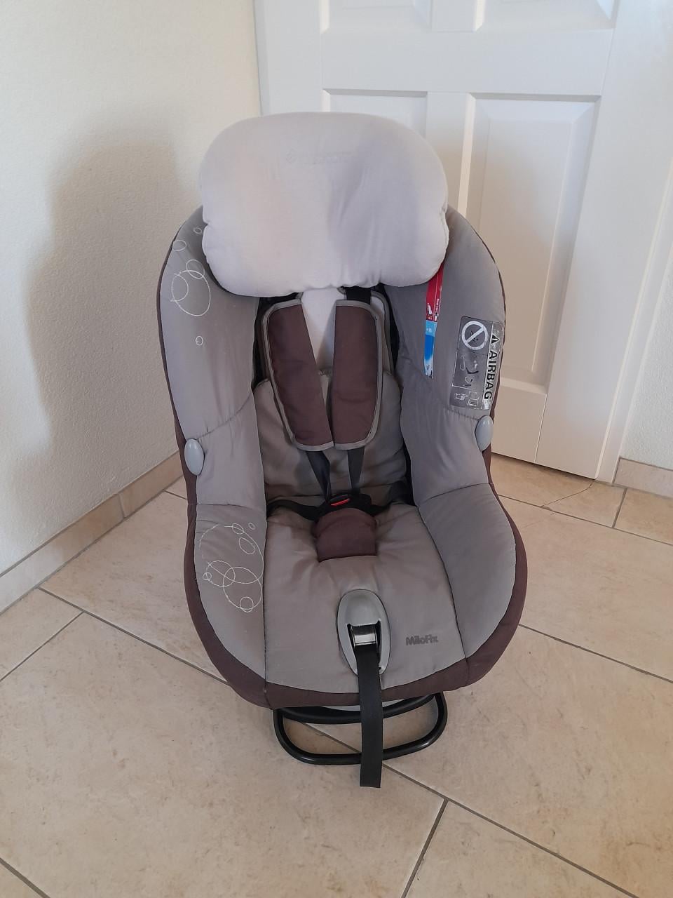 Maxi cosi millo fix  0/18 kg (in goede schone staat ) met isofix