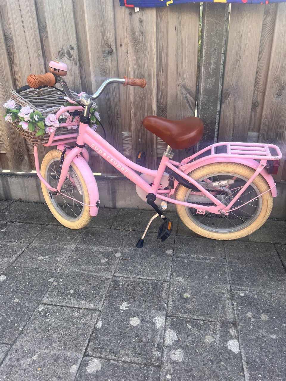 Mooi en stoere meisjesfiets [Gereserveerd]
