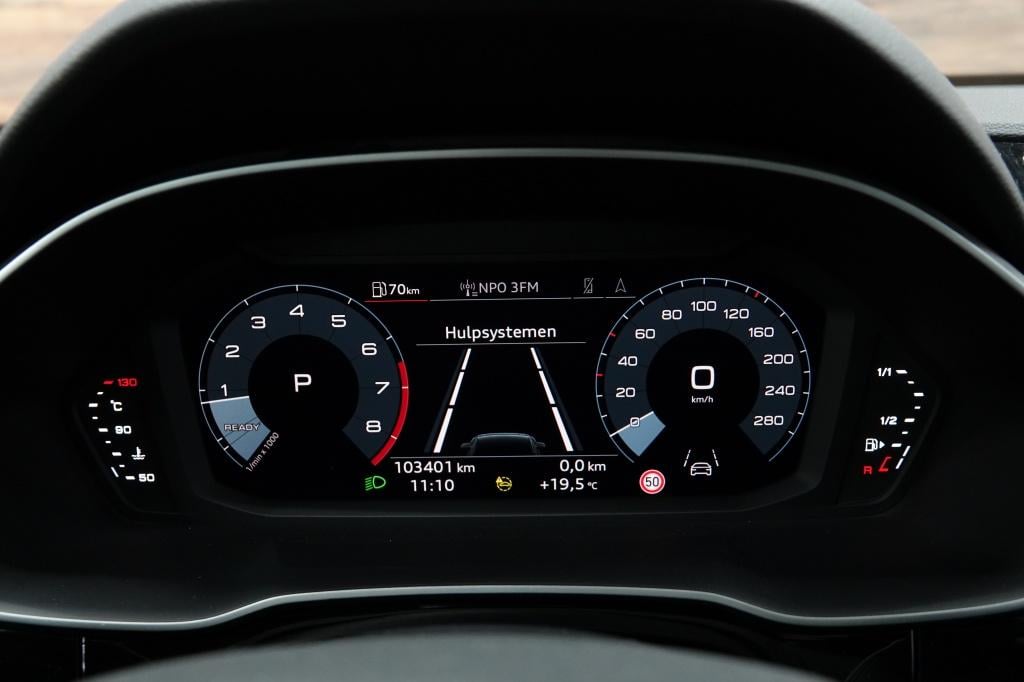 Audi Q3 35 tfsi | acc | carplay | pdc |
