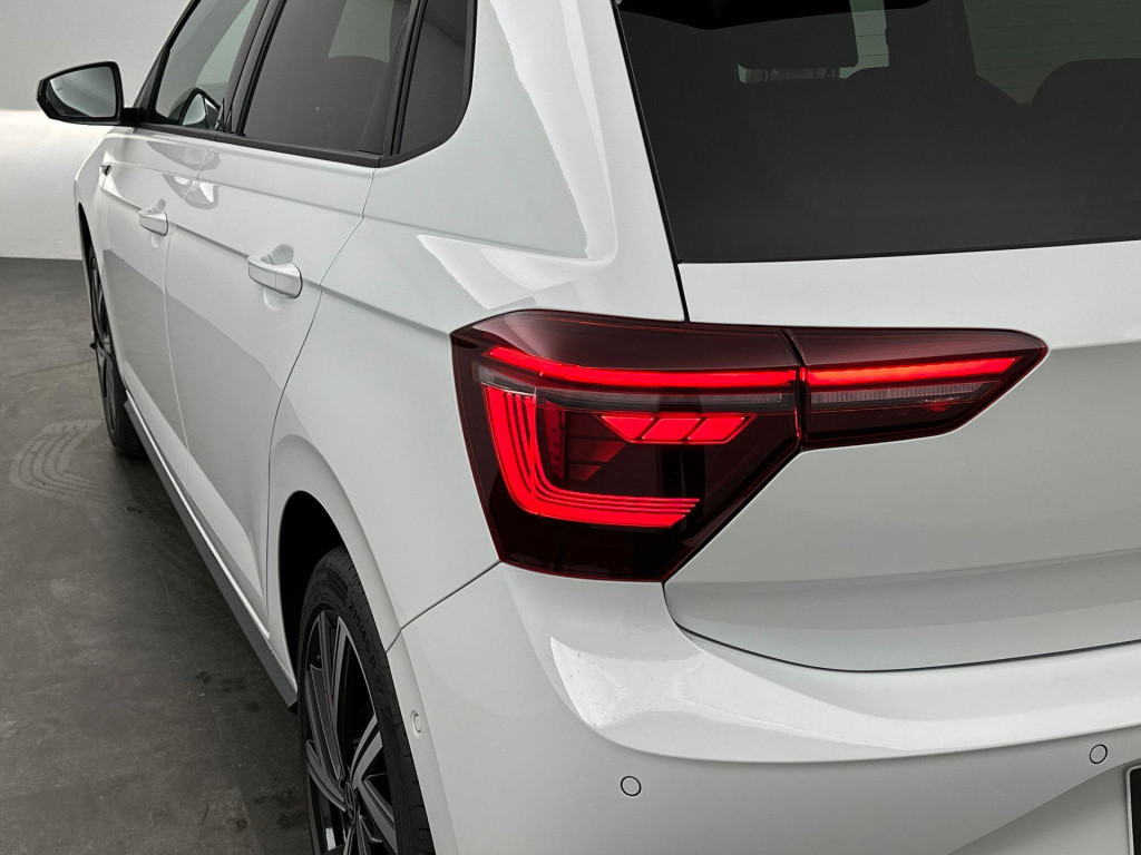 Volkswagen Polo r-line-edition 1.0 70 kw / 95 pk tsi hatchback 7 v