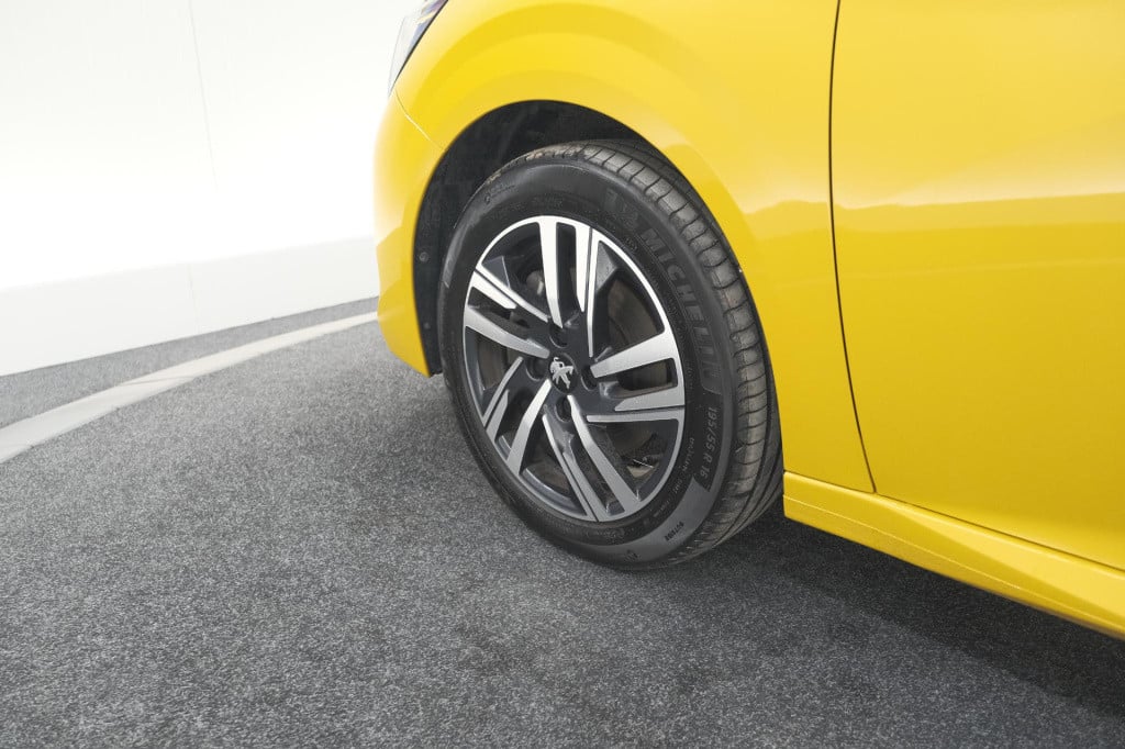 Peugeot 208 puretech 100 allure pack | adaptieve cruise control | camera | 