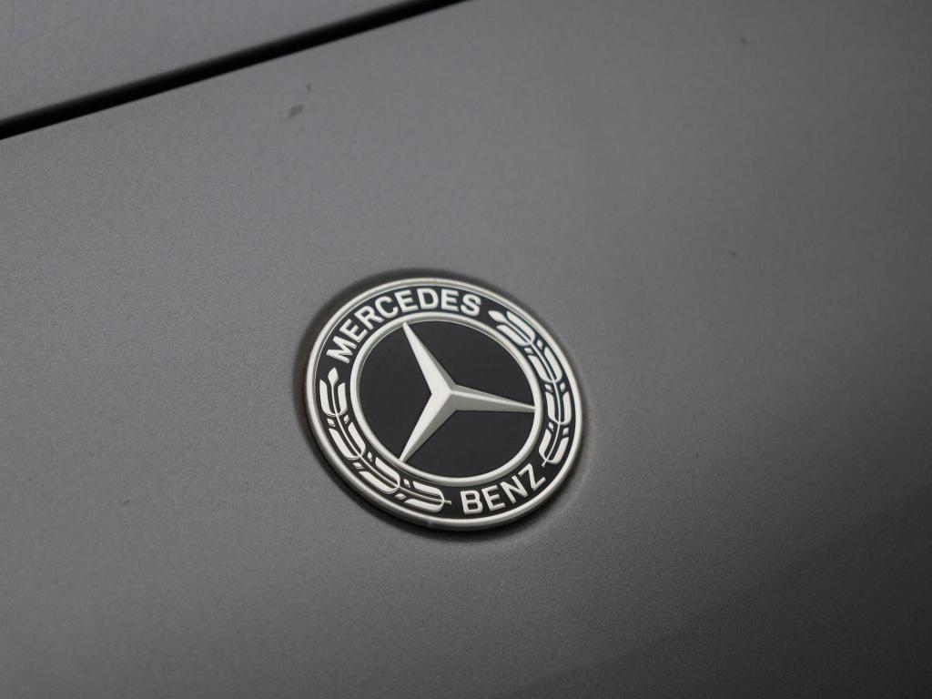 Mercedes-Benz A-Klasse 180 business solution amg | automaat | panorama dak 
