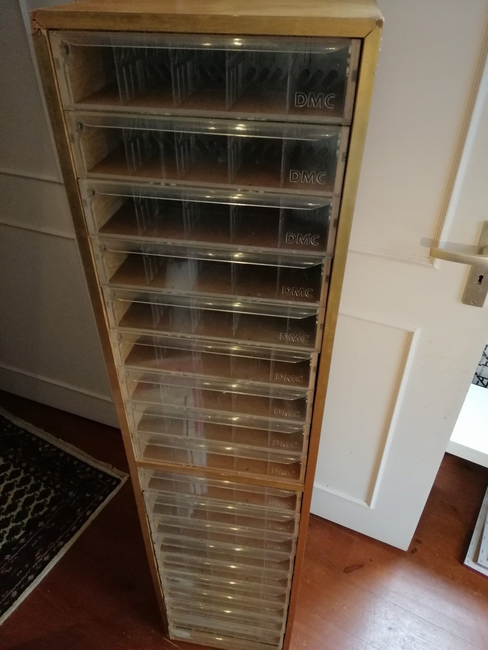 DMC Garenkast voor crea spullen of schroeven/spijkers etc