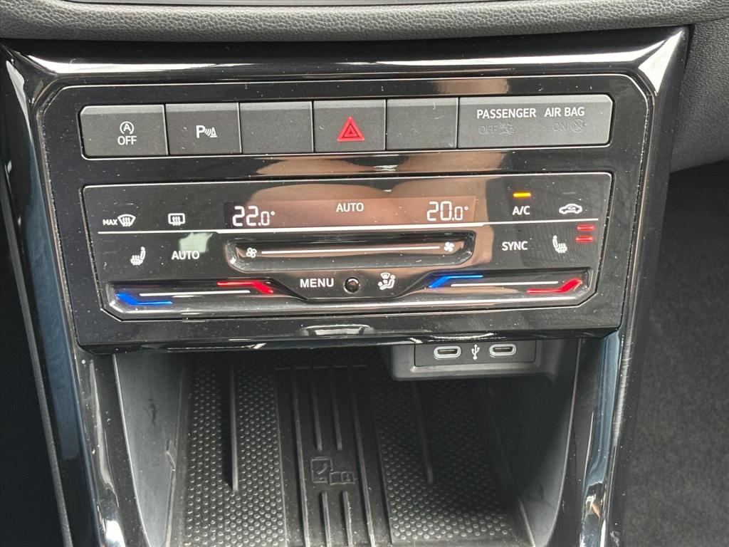 Volkswagen T-cross 1.5 tsi 150pk dsg-7 r-line| trekhaak|navi| |camera| led 