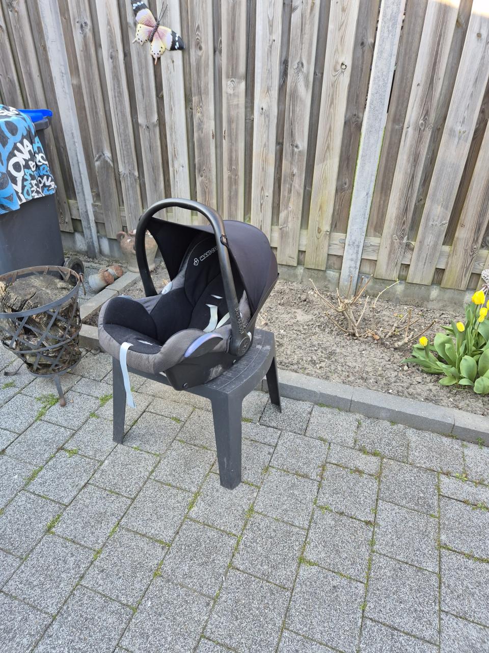 Te koop: Isofix met Maxi Cosi en kinderautostoel
