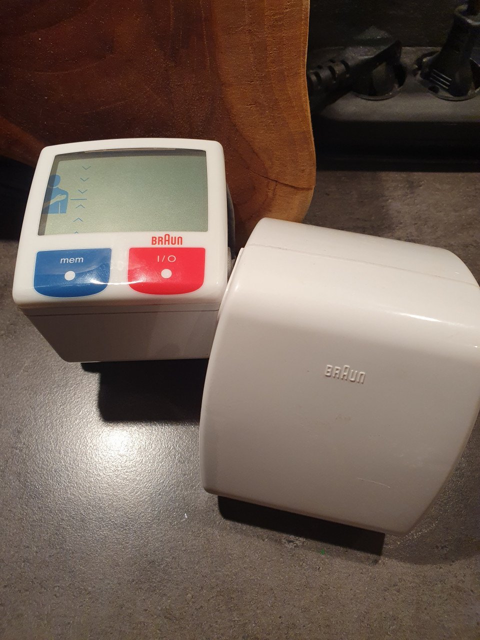 Zgan handige Braun Bloeddrukmeter BP2510, voor meting aan de pols....