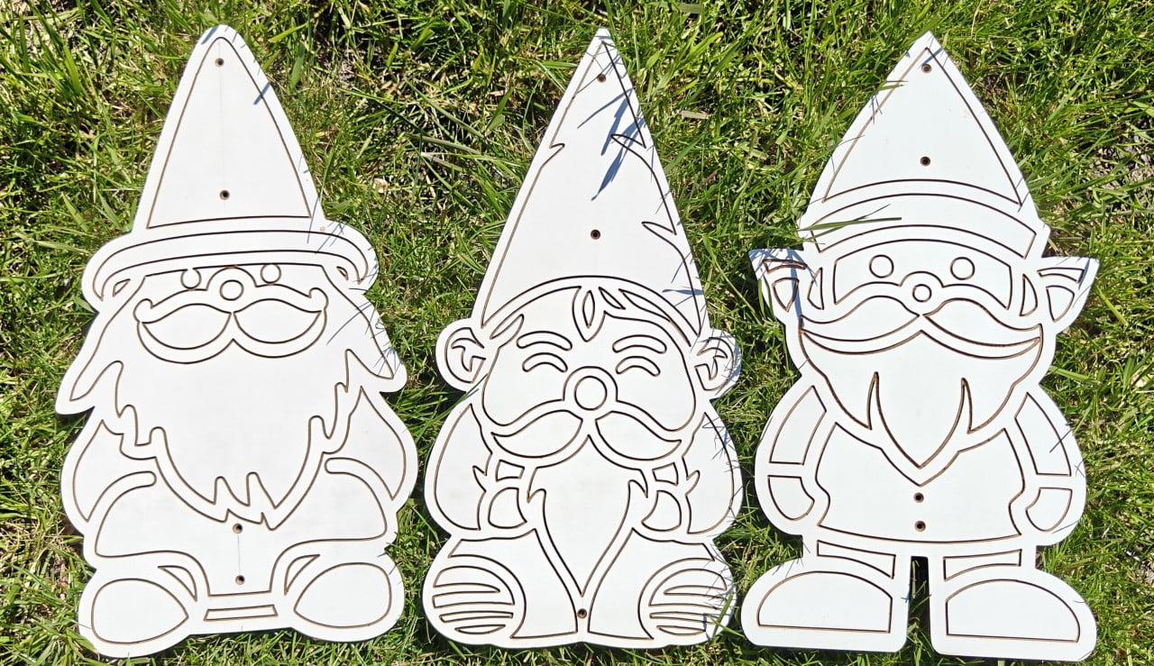 Te koop Kabouters gemaakt van  Trespa 6 mm dik.