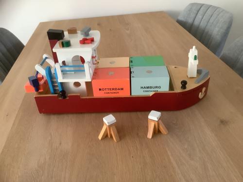 New Classic Toys - Grote Houten Containerschip