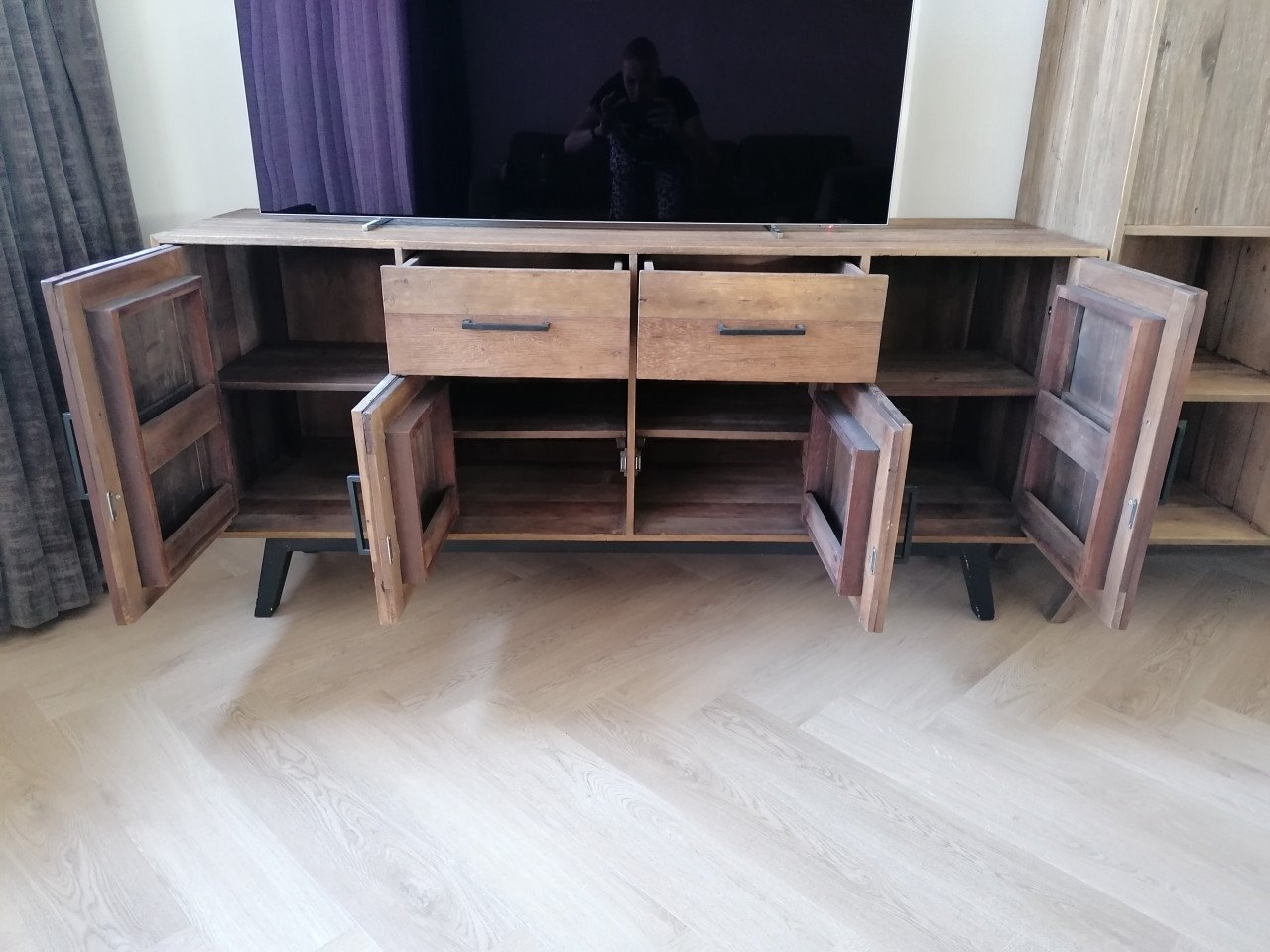 Dressoir en hoge kast