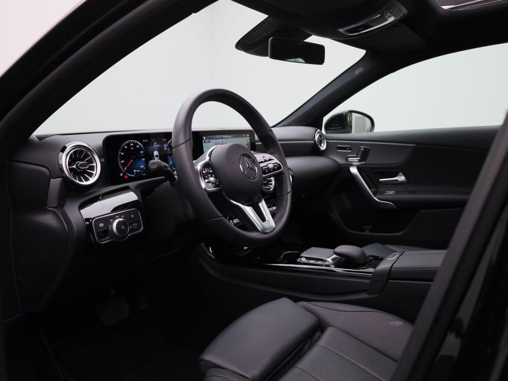Mercedes-Benz A-Klasse 200 business solution luxury | automaat | panoramada
