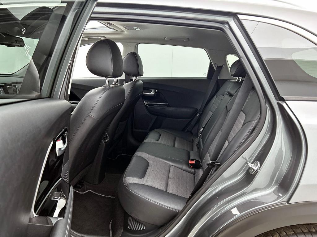 Kia Niro 1.6 gdi hybrid edition | trekhaak | stoel/stuurverwarming |