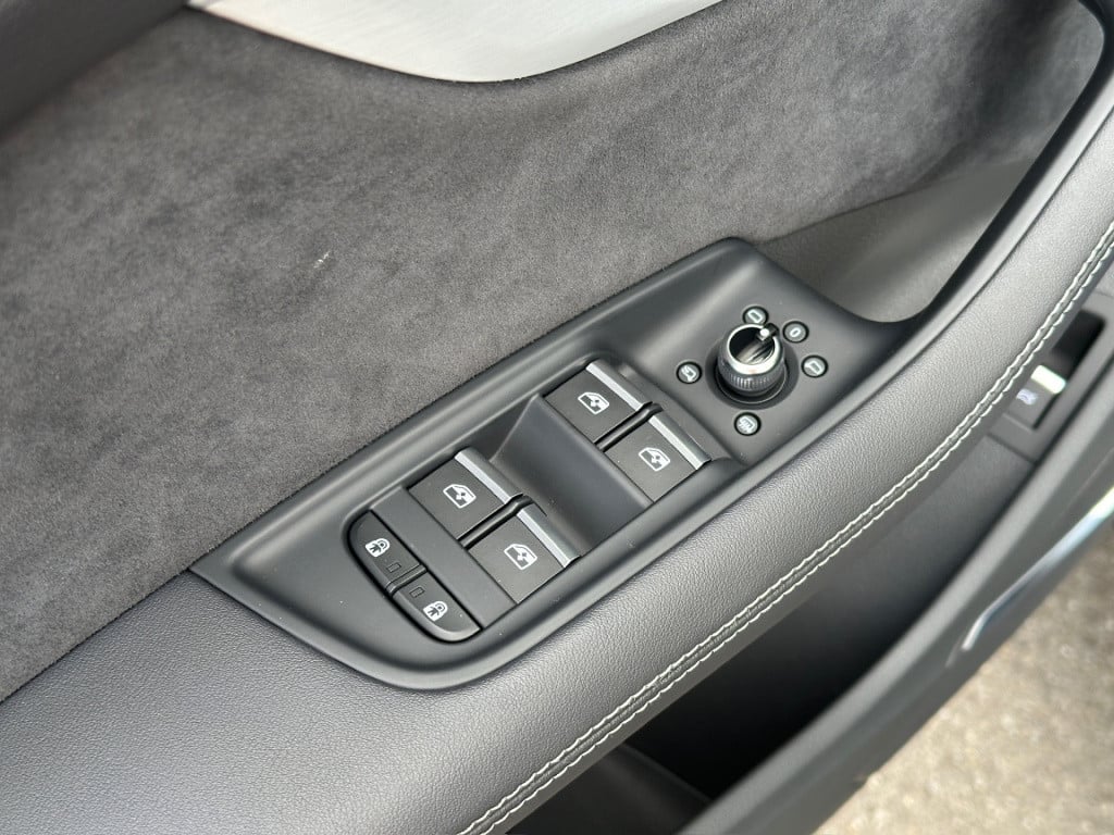 Audi Q7 55 tfsi e quattro pro line s-line | panoramadak | luchtvering | tre