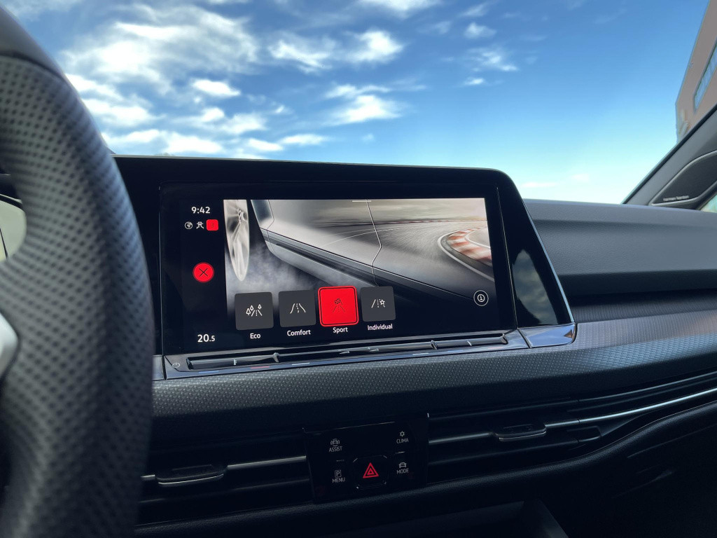 Volkswagen Golf 1.5 etsi r-line | panoramadak | harman/kardon | sportstoele