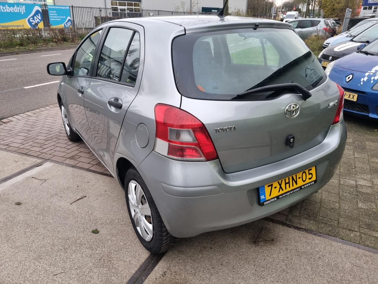 Toyota Yaris 1.0 VVTi Cool