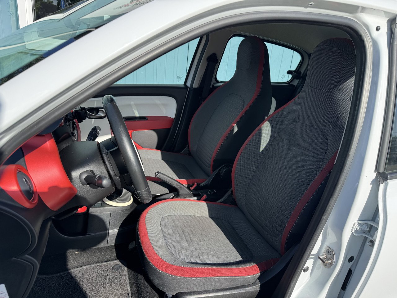 Zeer Leuke Renault Twingo klaar om mee weg te rijden!