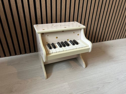 Kinderpiano van het merk Konges sløjd