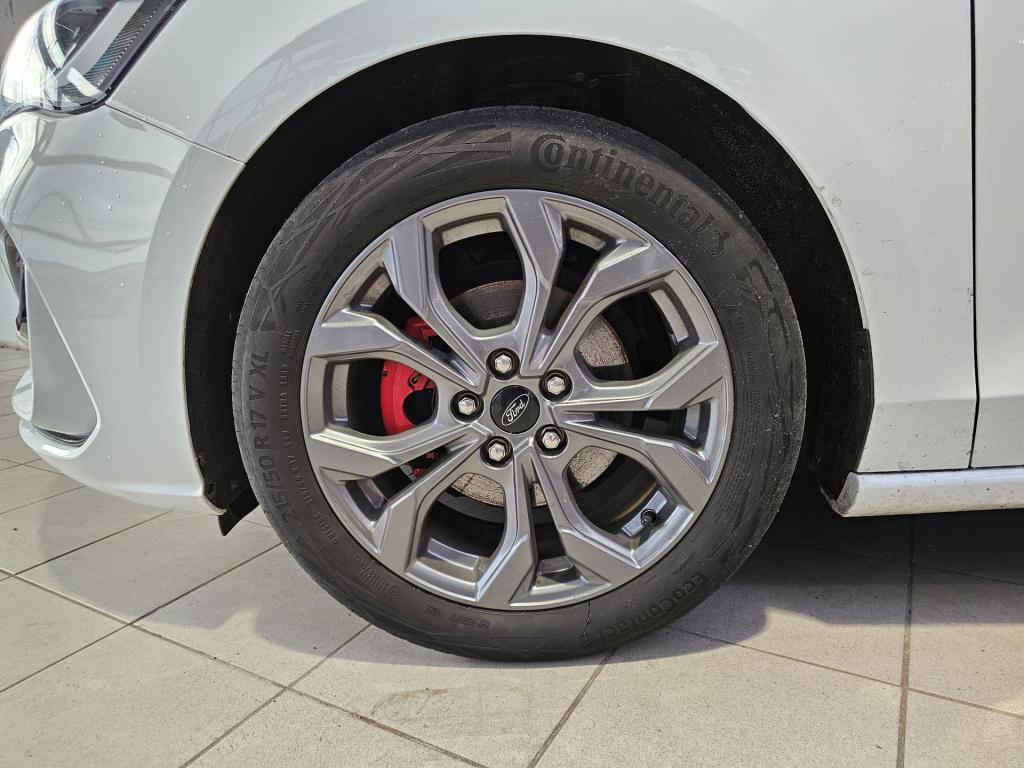 Ford Focus wagon 1.0 ecoboost hybrid st line x