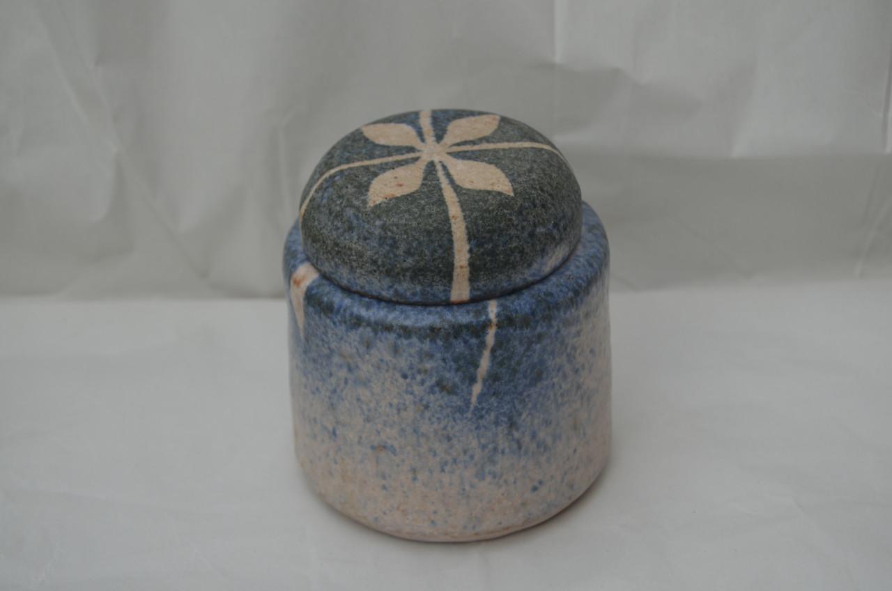 I.B. Keramiek in zeer goede staat: dekselpotje