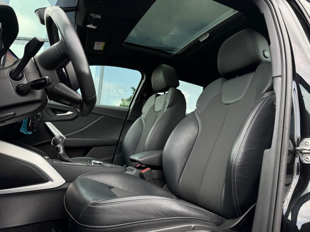 Audi Q2 1.4 tfsi cod s-line * panoramadak * trekhaak * 1e eigenaar