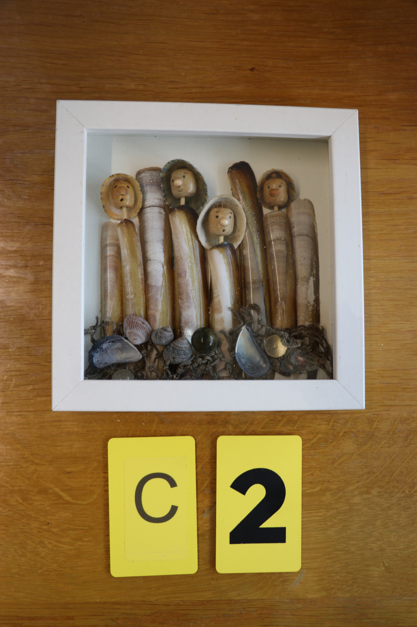 Origineel Zeeuws souvenirtje Messenheften met kopjes Gemaakt van zeeproduct
