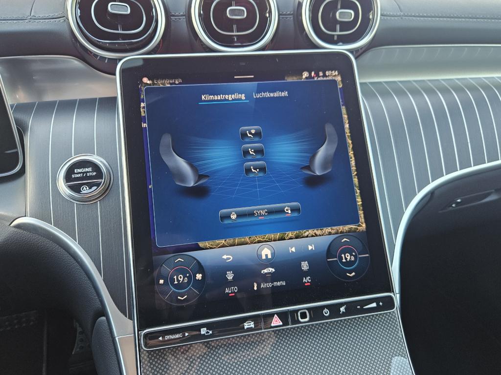 Mercedes-Benz Glc 200 4matic amg line | acc | camera | carplay