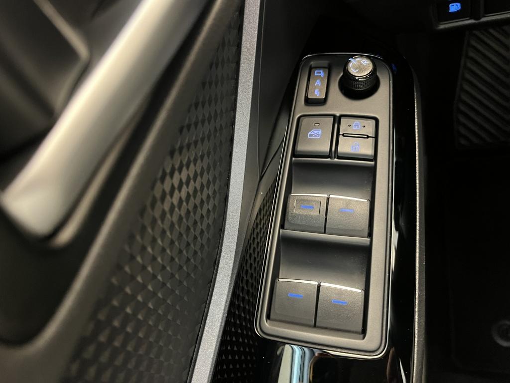 Toyota C-hr 2.0 hyb. first edition | trekhaak | lage km-stand |
