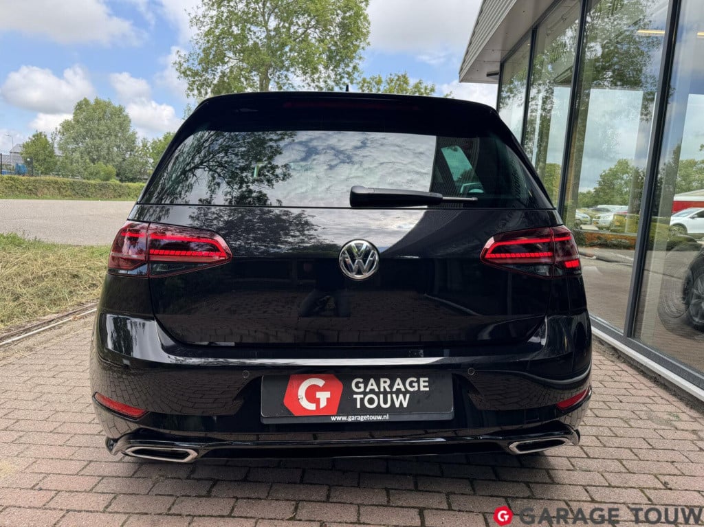 Volkswagen Golf 1.5 tsi highline business r dsg 150pk