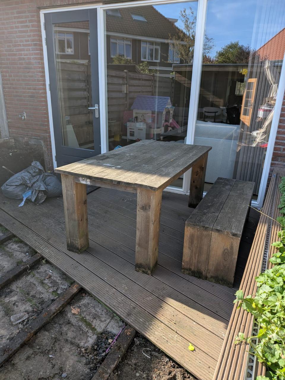 Steigerhouten tafel en zitbank