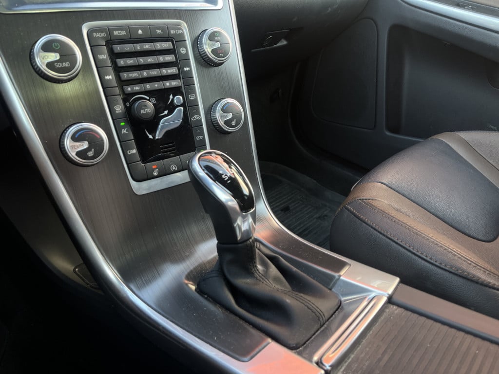 Volvo XC60 2.0 t5 fwd momentum | stoel/stuurverw. | keyless | memory | came