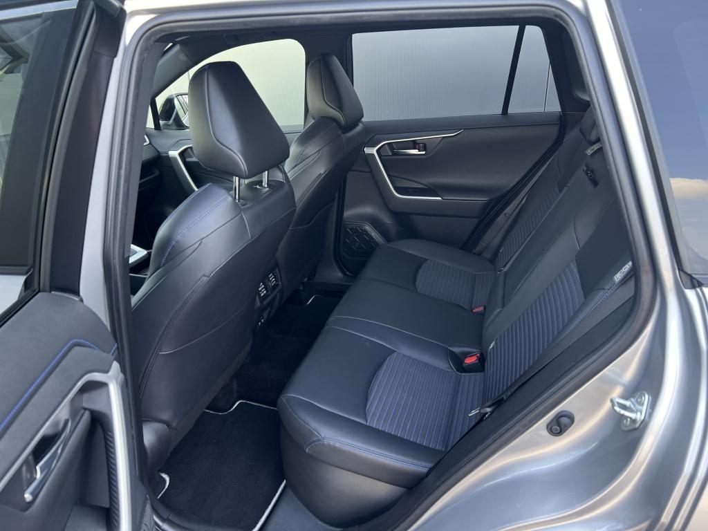 Toyota Rav4 2.5 hybrid awd bi-t. | trekhaak 1650kg | stuurverwarming |