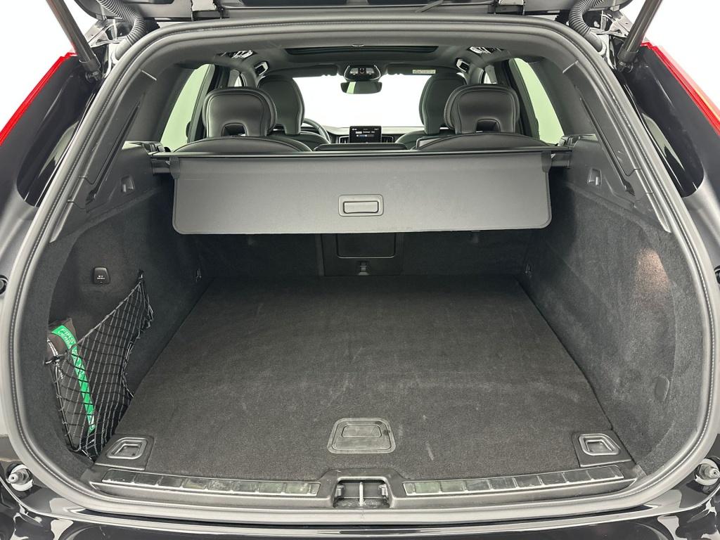 Volvo XC60 t6 398pk recharge black edition ultra| pano| 360camera| facelift