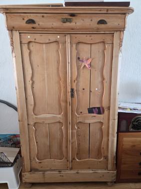 Meidenkast antiek grenen