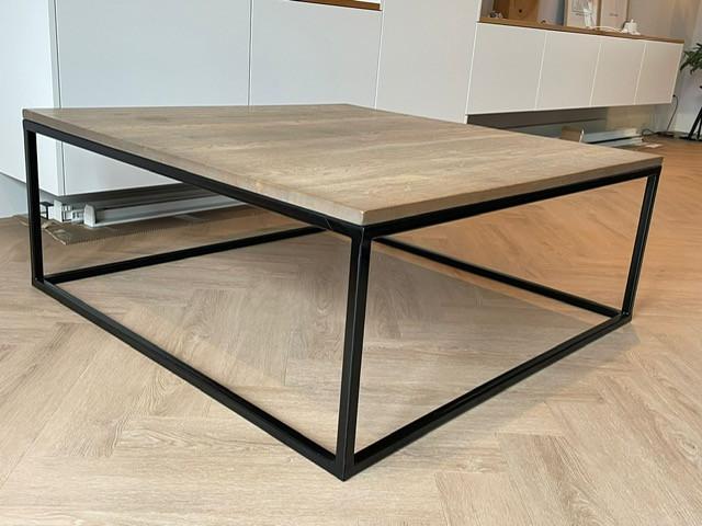 Salontafel stalen frame met eiken blad 100 x 100 cm