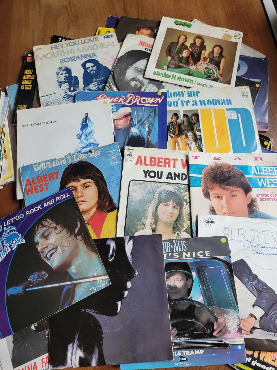 80 singles in goede staat!
